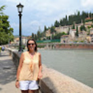 Meet your Posher, Elise